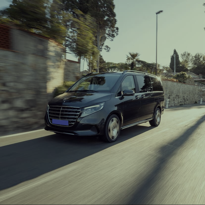 Zakelijk vervoer 1 Mercedes v klasse 1 tm 8 personen